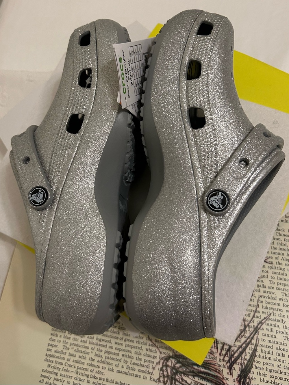 CROCS (NWT) Silver Classic Glitter Platform Shoes - Unisex - Picture 2 of 8